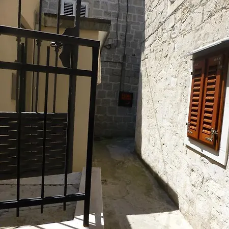 Elena 스플리트