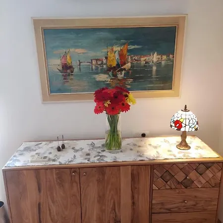 Elena Apartment *