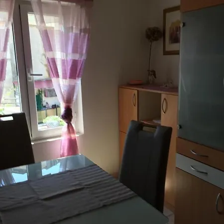 Elena Apartment Split