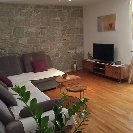 Apartment Elena *