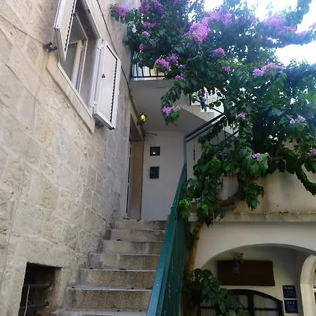 Elena Apartment
